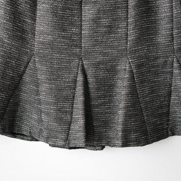 BANANA REPUBLIC Gray Metallic Skirt - Size 0 - Picture 2 of 7
